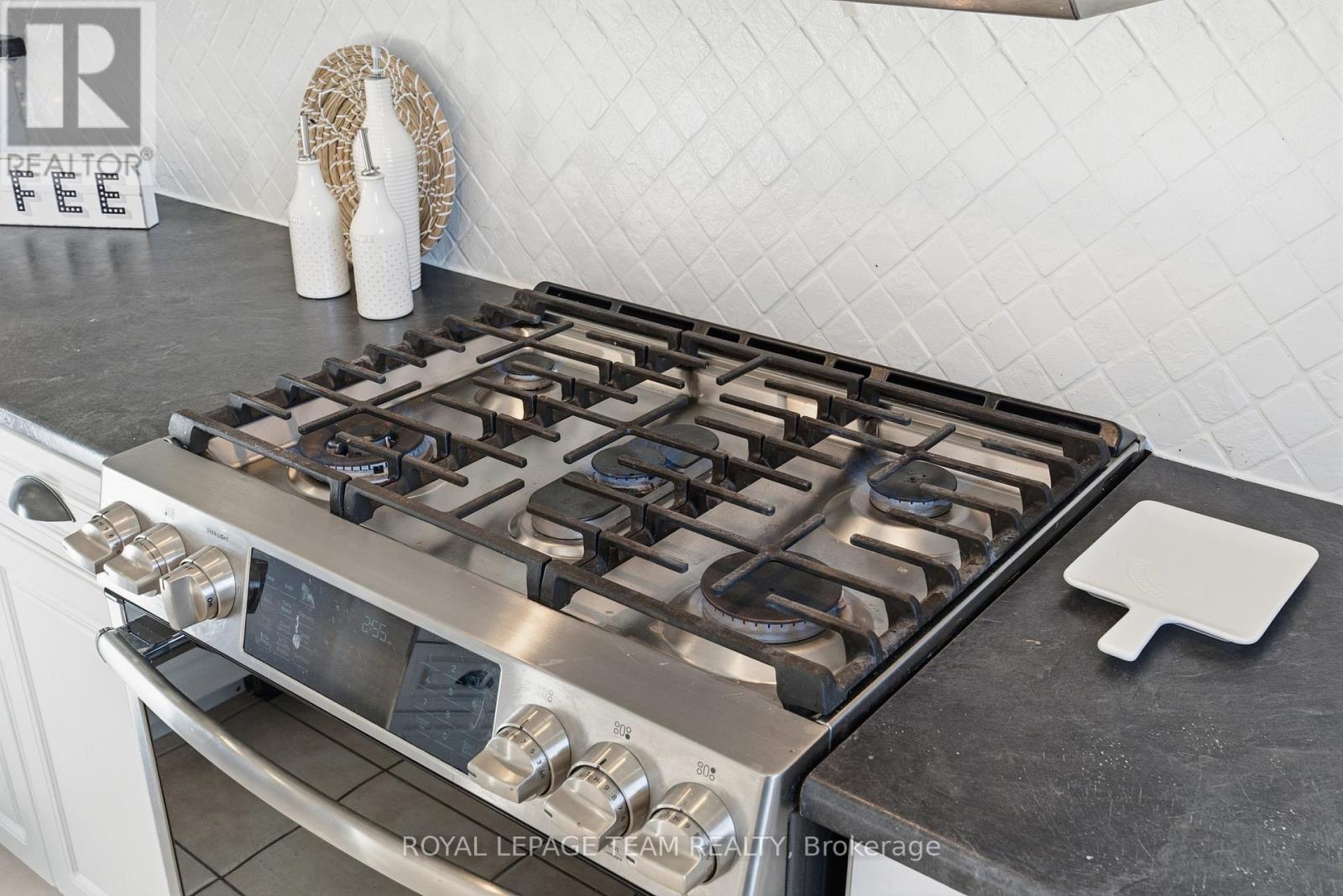 116 Mclachlin Street S, Arnprior, Ontario K7S 3Y5 - Photo 6 - X12522904