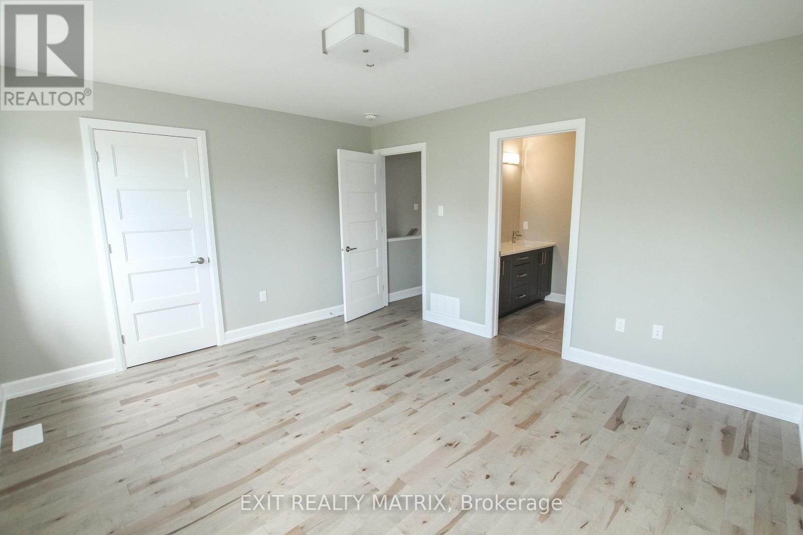 2 Glenco Road, South Stormont, Ontario K0C 2A0 - Photo 15 - X12522946