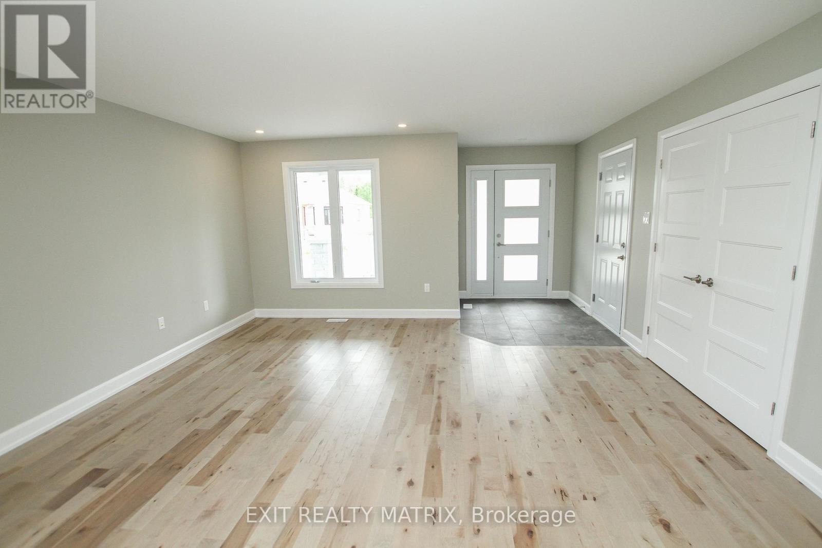 2 Glenco Road, South Stormont, Ontario K0C 2A0 - Photo 3 - X12522946