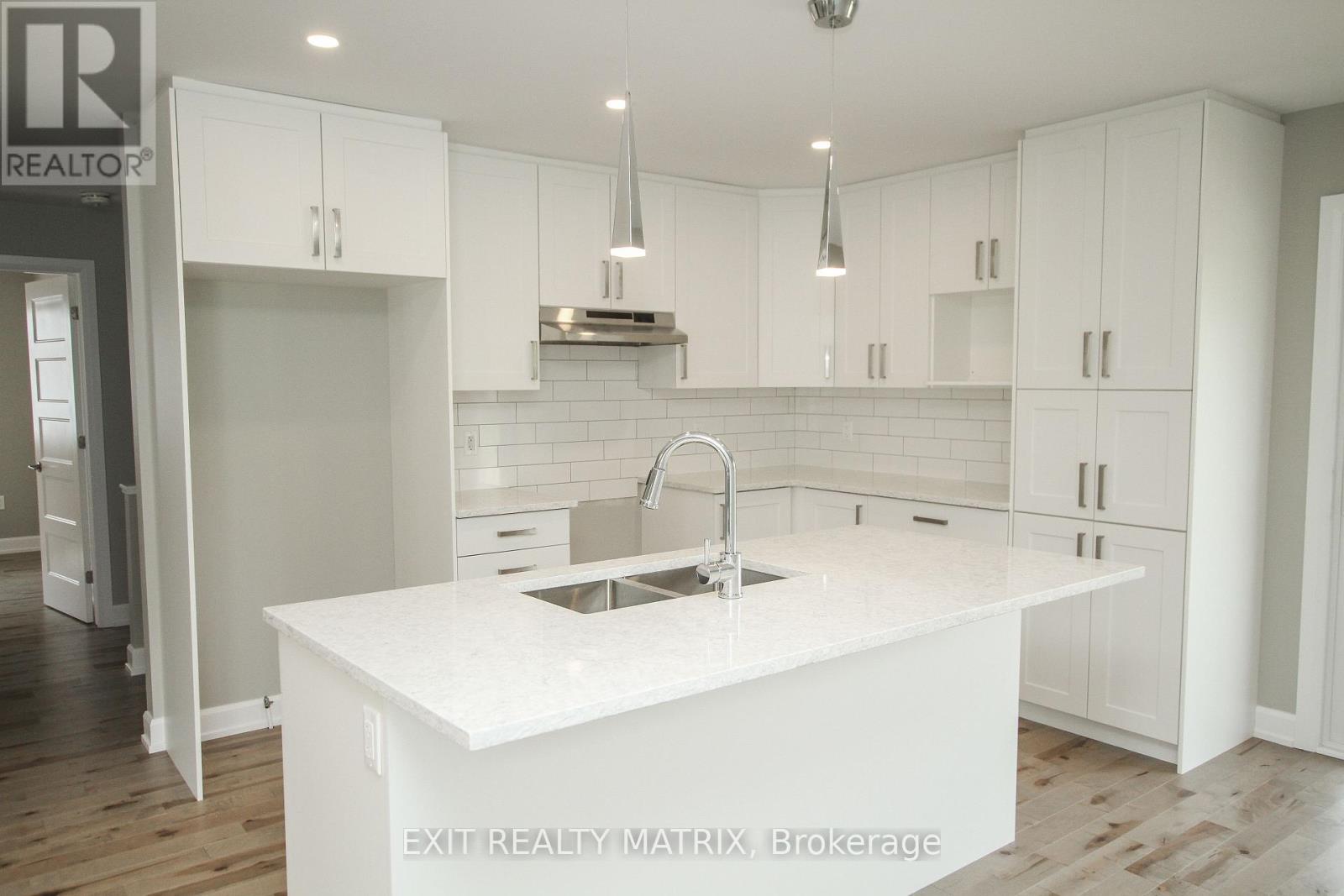 2 Glenco Road, South Stormont, Ontario K0C 2A0 - Photo 9 - X12522946