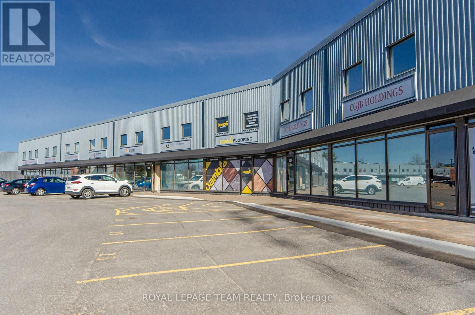 123 - 15 Capella Court, Ottawa, Ontario  K2E 7X1 - Photo 2 - X12522958