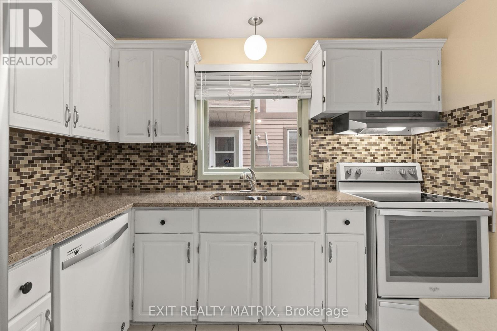 1094 St Lucia Place, Ottawa, Ontario  K1C 2G3 - Photo 11 - X12522978