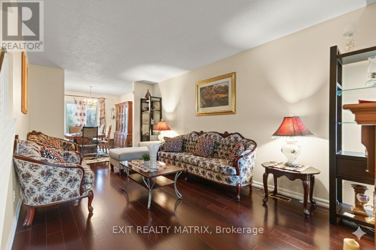 1094 St Lucia Place, Ottawa, Ontario  K1C 2G3 - Photo 4 - X12522978
