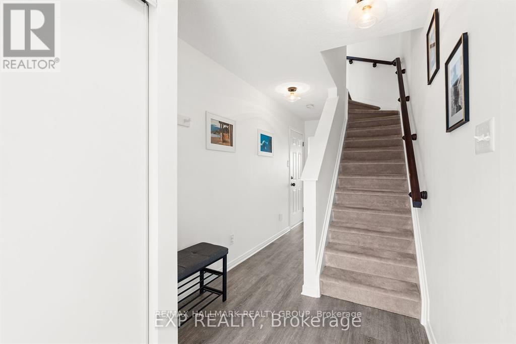 517 Simran Private, Ottawa, Ontario  K2J 3T3 - Photo 4 - X12523078