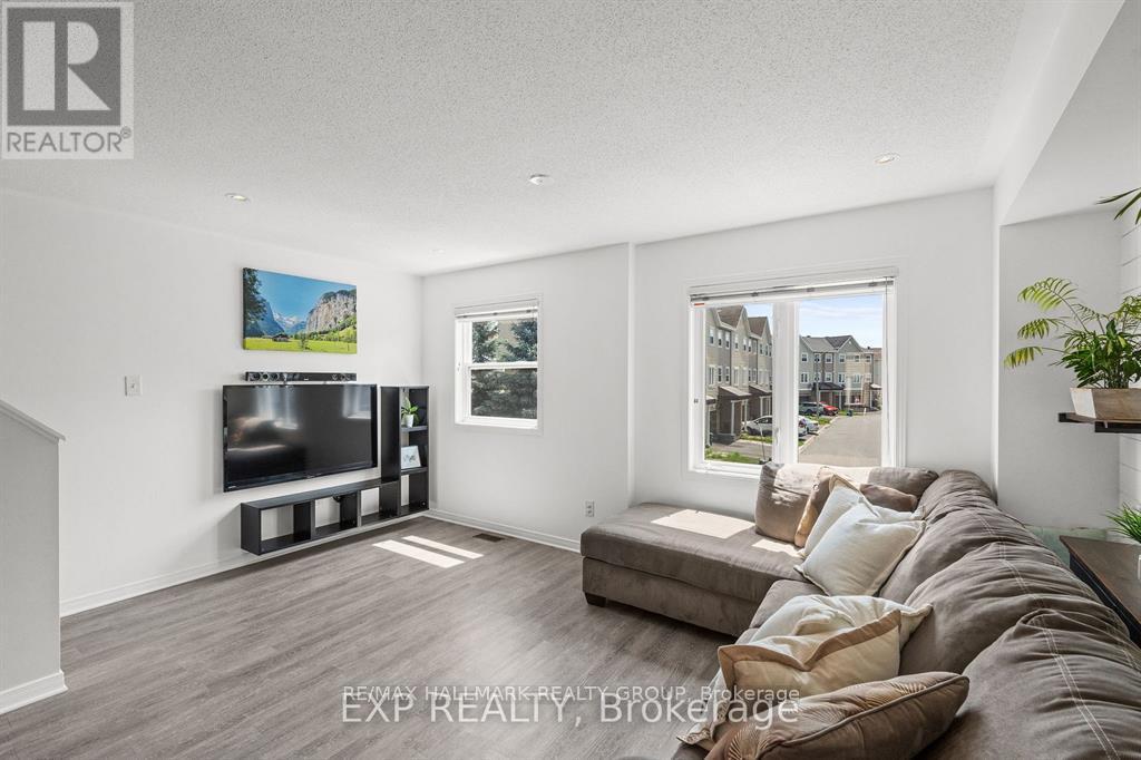 517 Simran Private, Ottawa, Ontario  K2J 3T3 - Photo 9 - X12523078