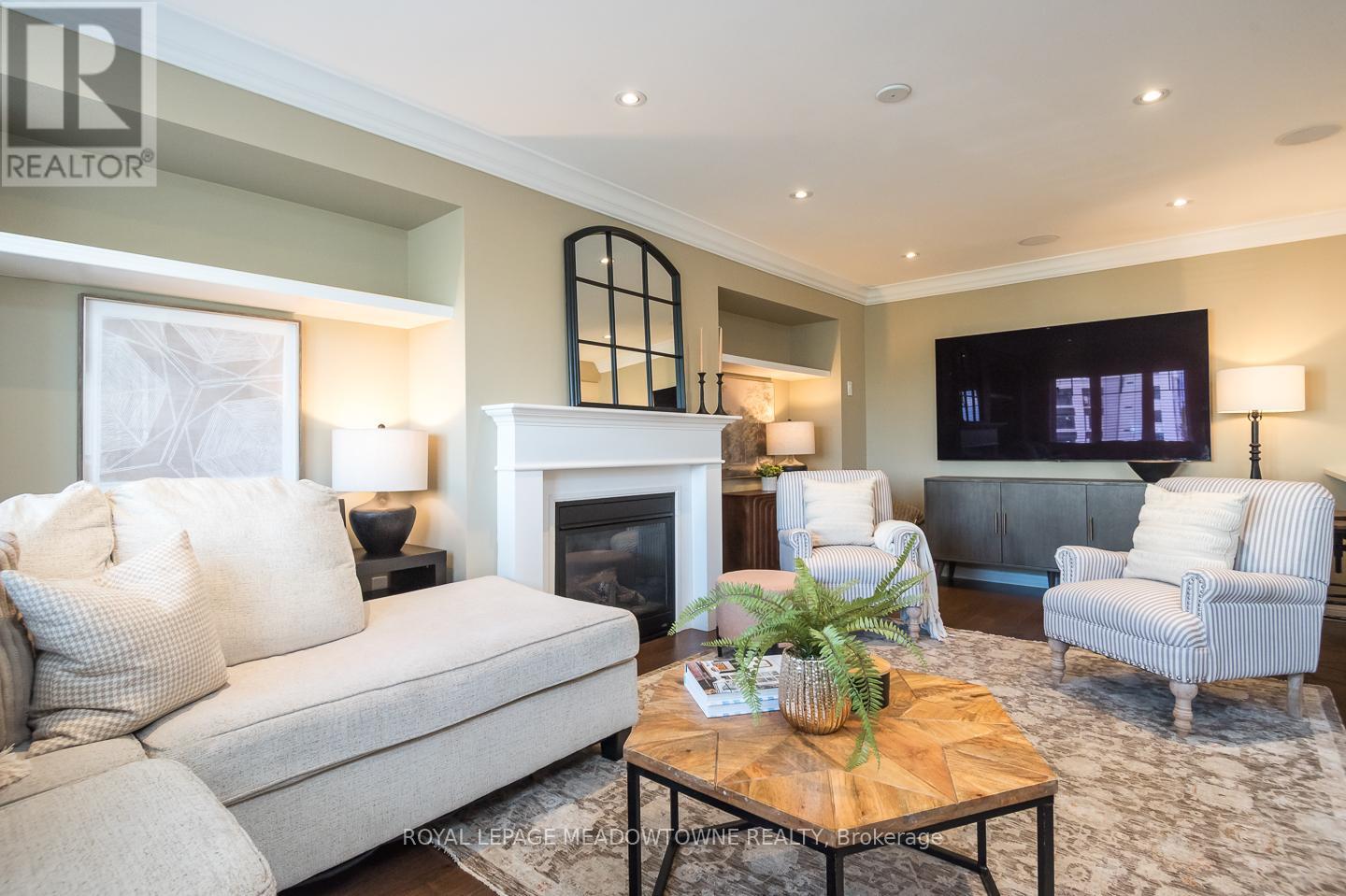 961 Nadalin Heights, Milton, Ontario L9T 8R3 - Photo 10 - W12478902