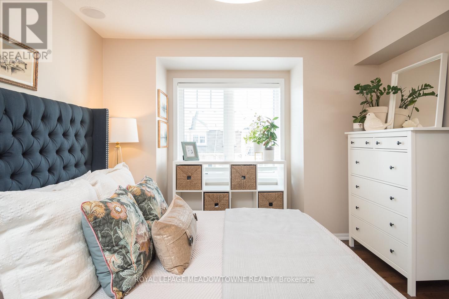 961 Nadalin Heights, Milton, Ontario L9T 8R3 - Photo 19 - W12478902