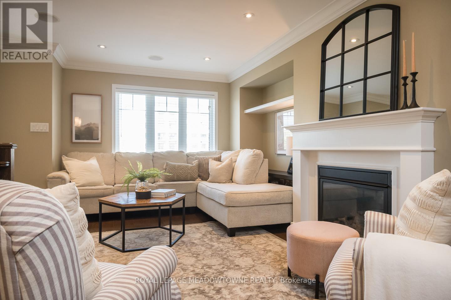 961 Nadalin Heights, Milton, Ontario L9T 8R3 - Photo 9 - W12478902