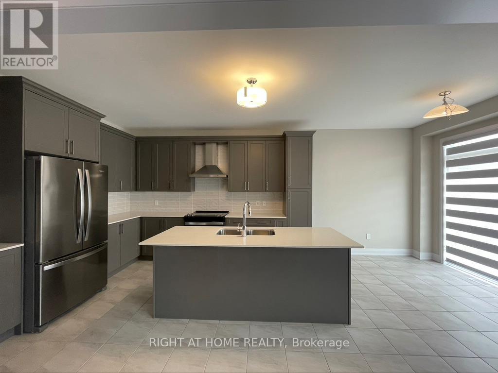 14 Sweet Cicely Street, Springwater, Ontario  L9X 2C7 - Photo 3 - S12522694