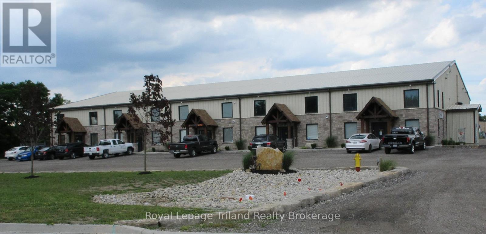 UNIT 3 - 1099 COMMERCE WAY, Woodstock, Ontario