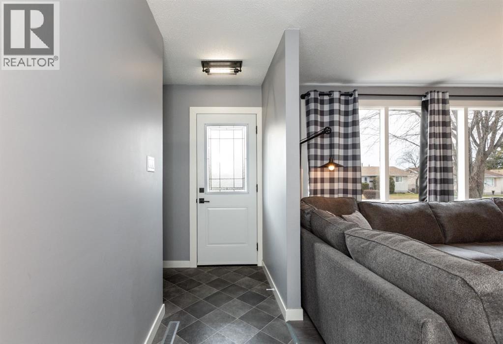 5008 39 Street, Innisfail, Alberta  T4G 1H7 - Photo 11 - A2269633