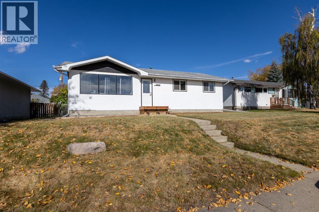 5008 39 Street, Innisfail, Alberta  T4G 1H7 - Photo 2 - A2269633