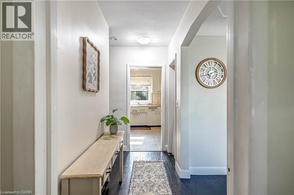 487 East 37th Street, Hamilton, Ontario L8V 4C1 - Photo 7 - 40786675