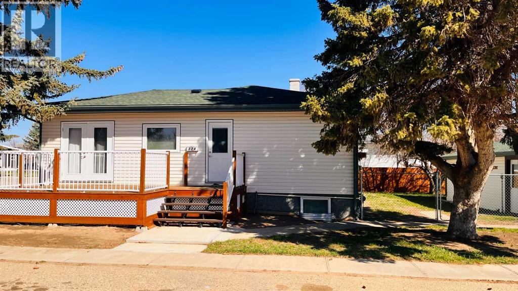 324 2  W, Bow Island, Alberta  T0K 0G0 - Photo 27 - A2212052