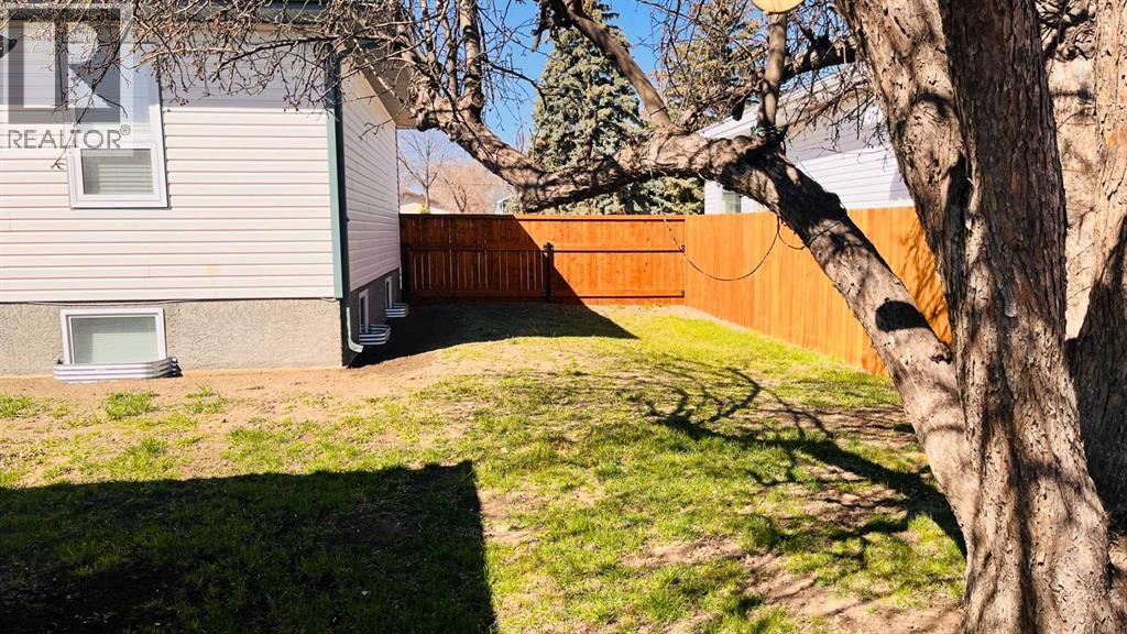 324 2  W, Bow Island, Alberta  T0K 0G0 - Photo 26 - A2212052