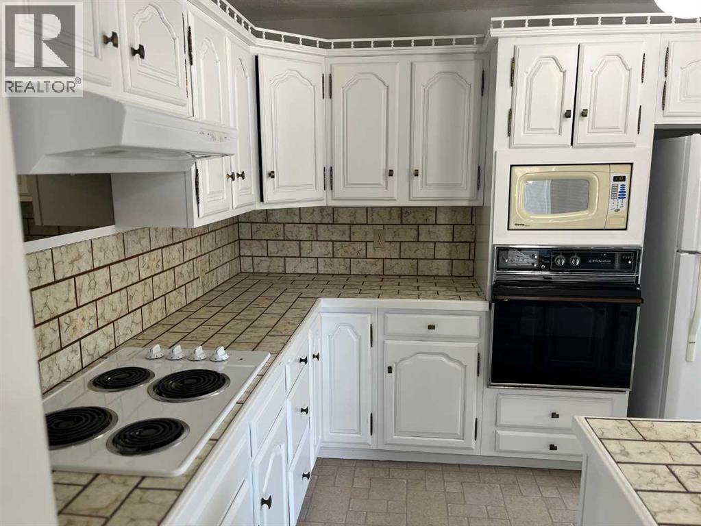 324 2  W, Bow Island, Alberta  T0K 0G0 - Photo 5 - A2212052