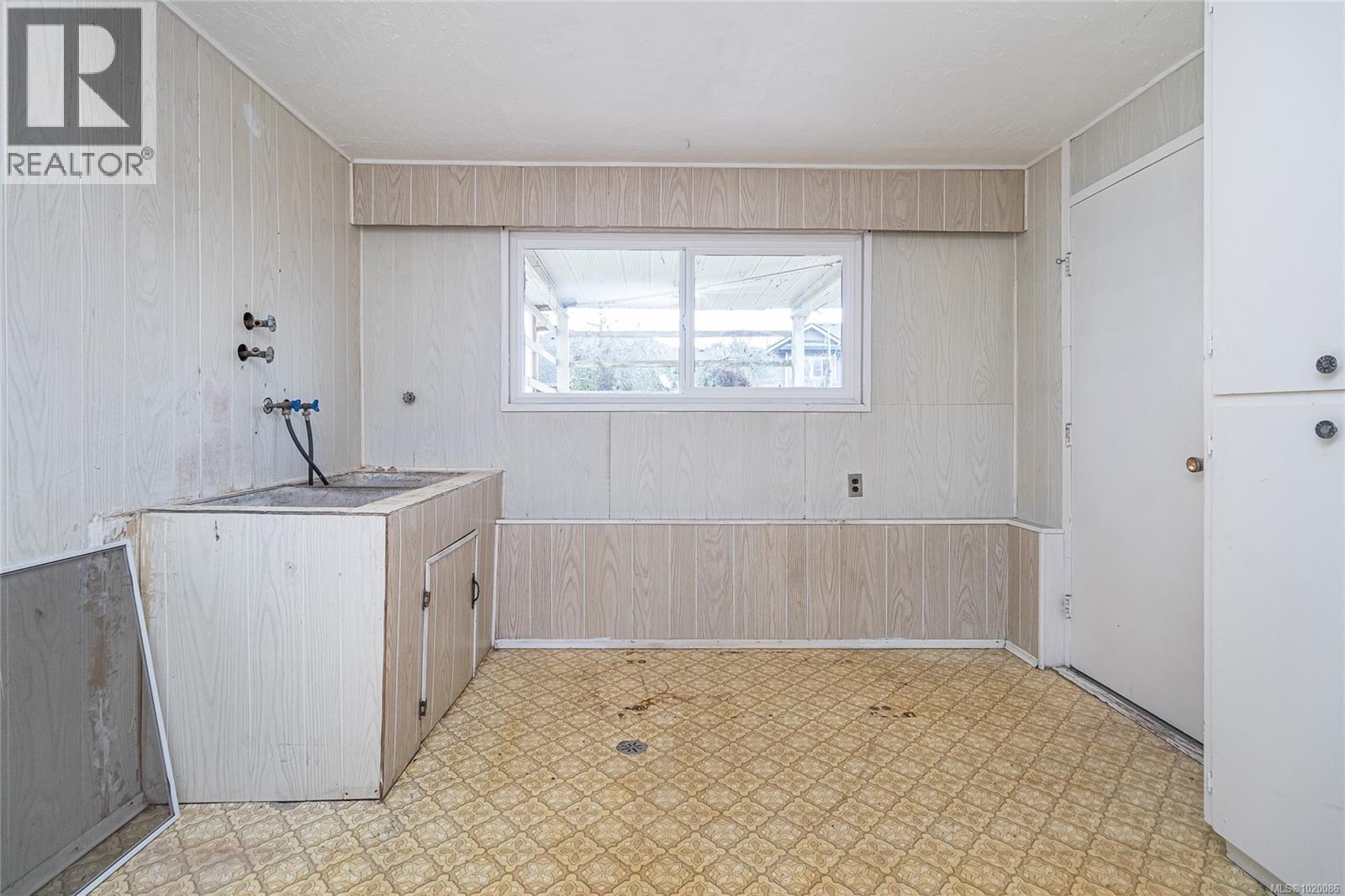 1711 Teakwood Rd, Saanich, British Columbia  V8P 3C8 - Photo 18 - 1020086