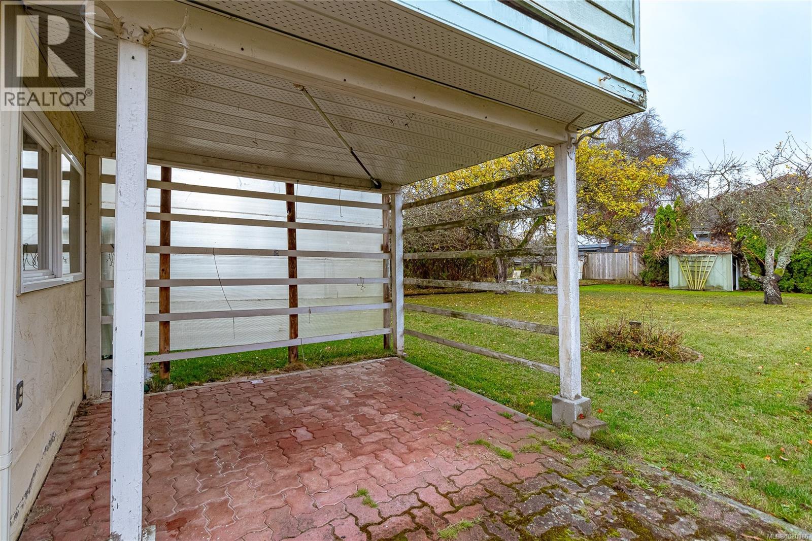 1711 Teakwood Rd, Saanich, British Columbia  V8P 3C8 - Photo 24 - 1020086