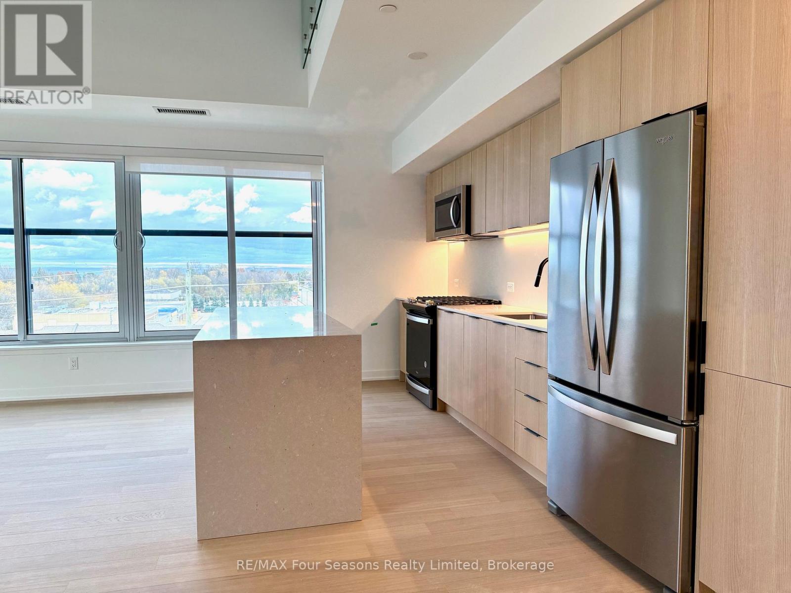 604 - 31 Huron Street, Collingwood, Ontario  L9Y 5T7 - Photo 3 - S12522876