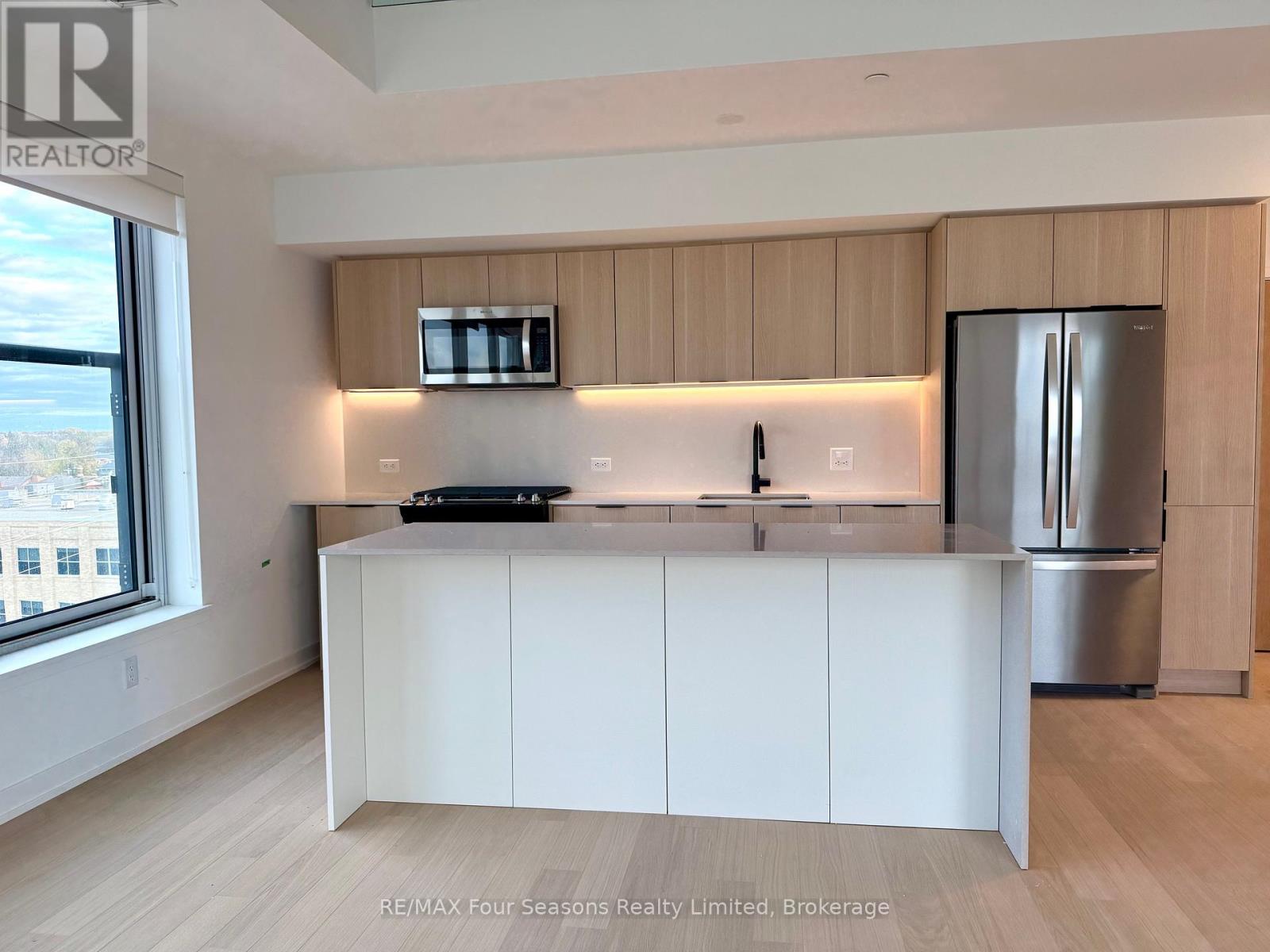 604 - 31 Huron Street, Collingwood, Ontario  L9Y 5T7 - Photo 4 - S12522876