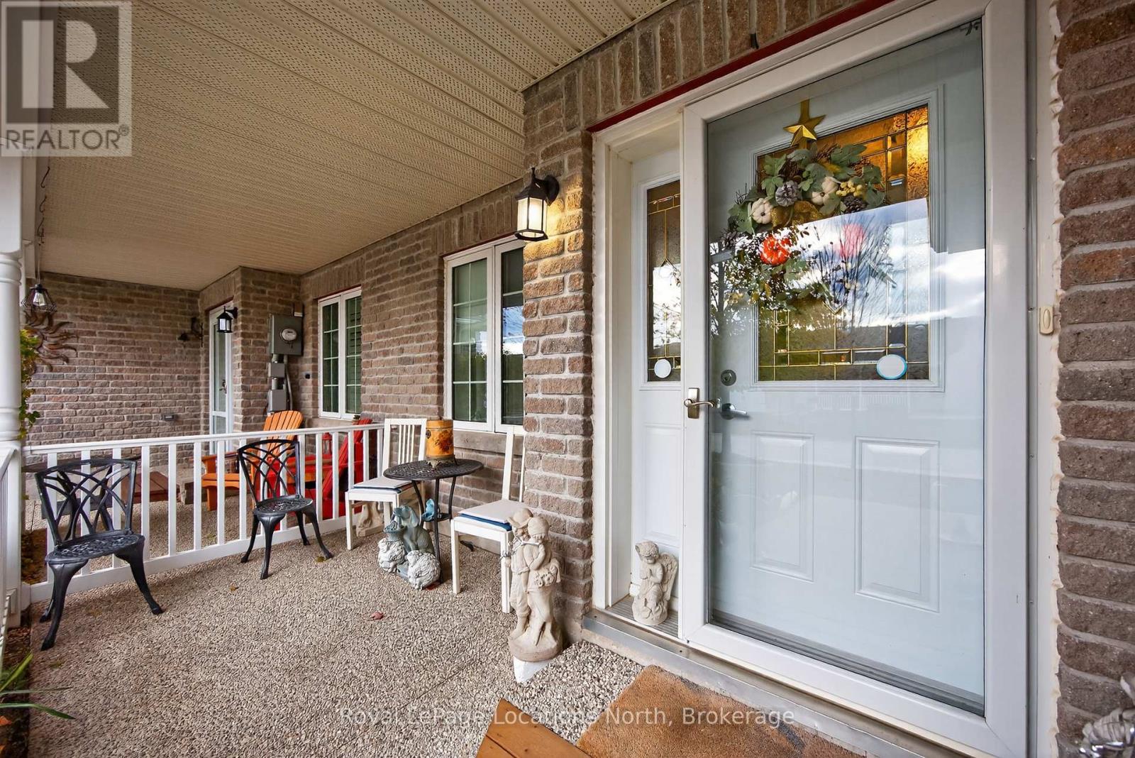 19 Chestnut Lane, Wasaga Beach, Ontario  L9Z 0G4 - Photo 8 - S12523074