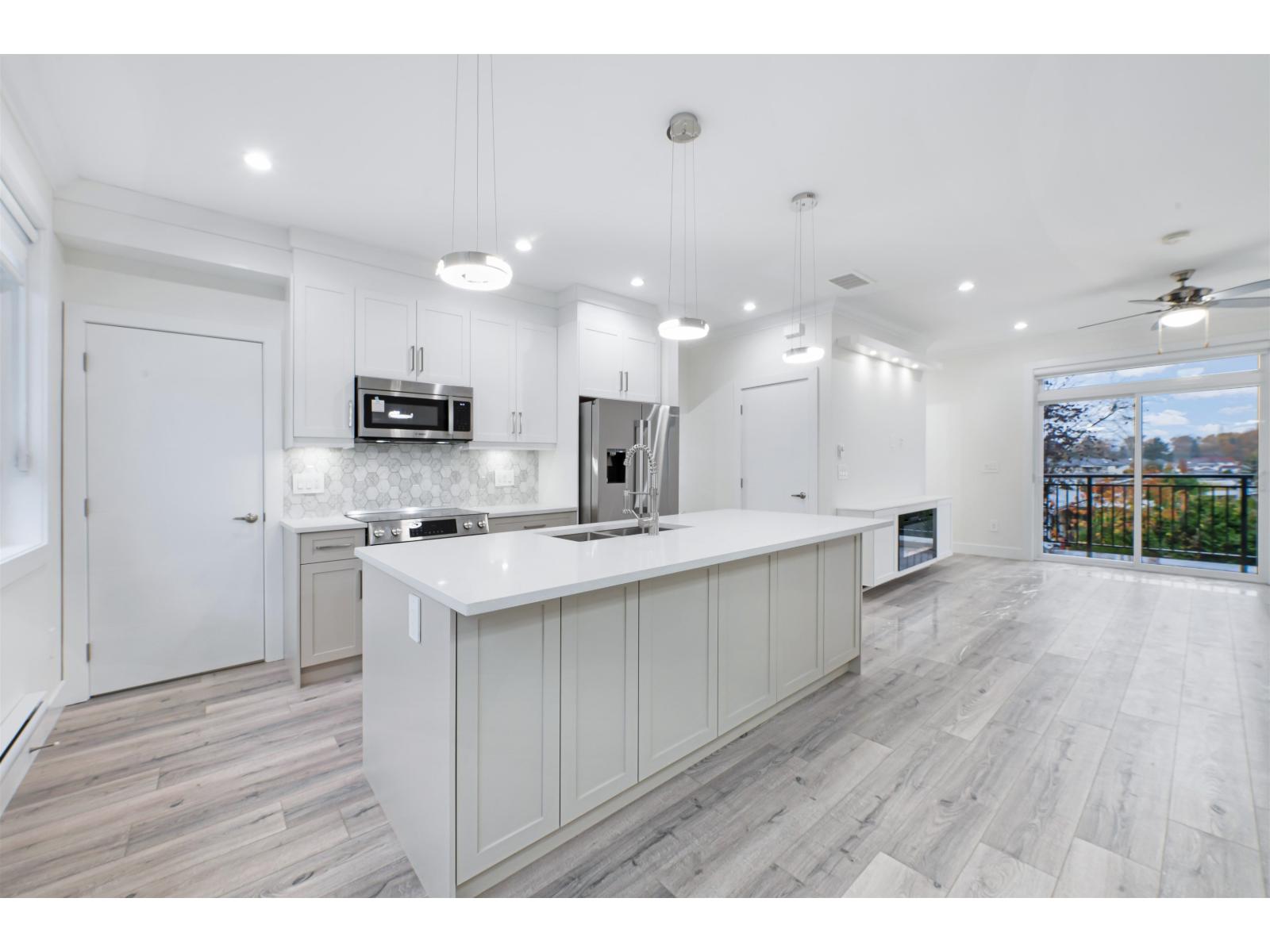 11 8181 135a Street, Surrey, British Columbia V3W 3N8 - Photo 5 - R3063721