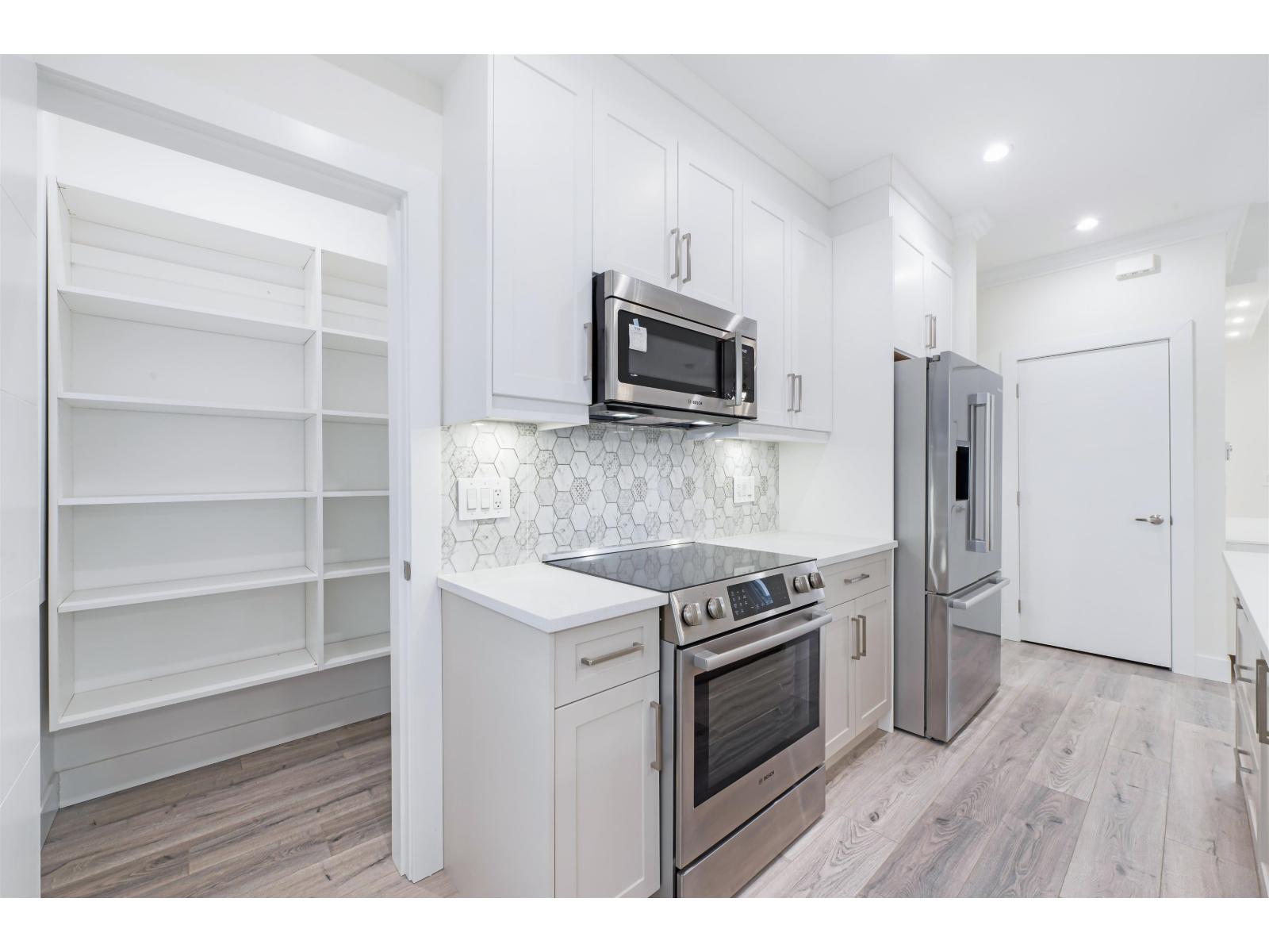 11 8181 135a Street, Surrey, British Columbia V3W 3N8 - Photo 11 - R3063721