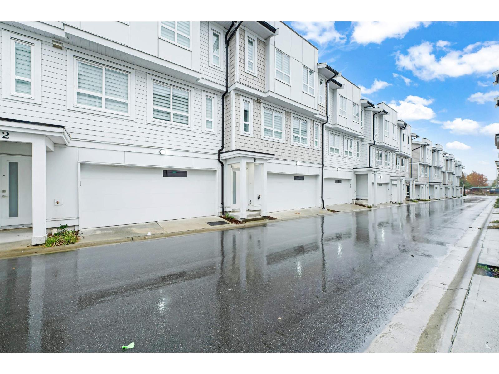 11 8181 135a Street, Surrey, British Columbia V3W 3N8 - Photo 2 - R3063721