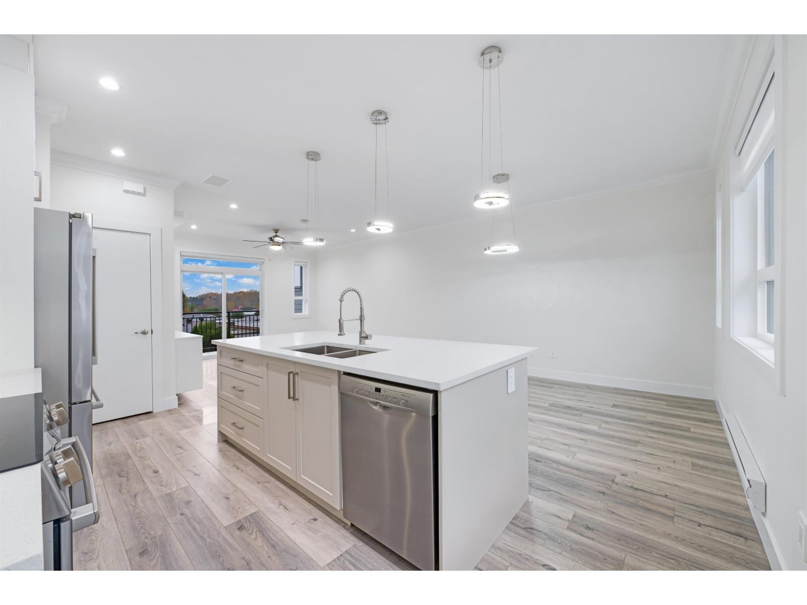 11 8181 135a Street, Surrey, British Columbia V3W 3N8 - Photo 9 - R3063721