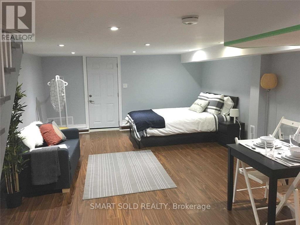 BSMT - 856 SHAW STREET, Toronto, Ontario