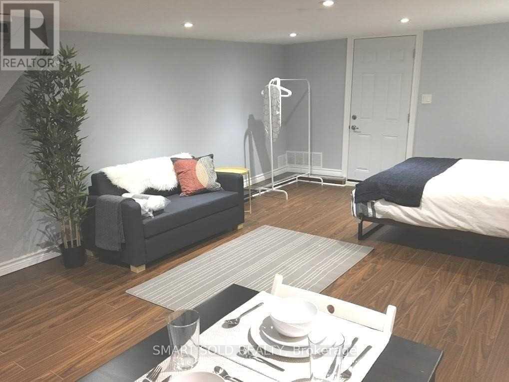 Bsmt - 856 Shaw Street, Toronto, Ontario  M6G 3M2 - Photo 7 - W12522722