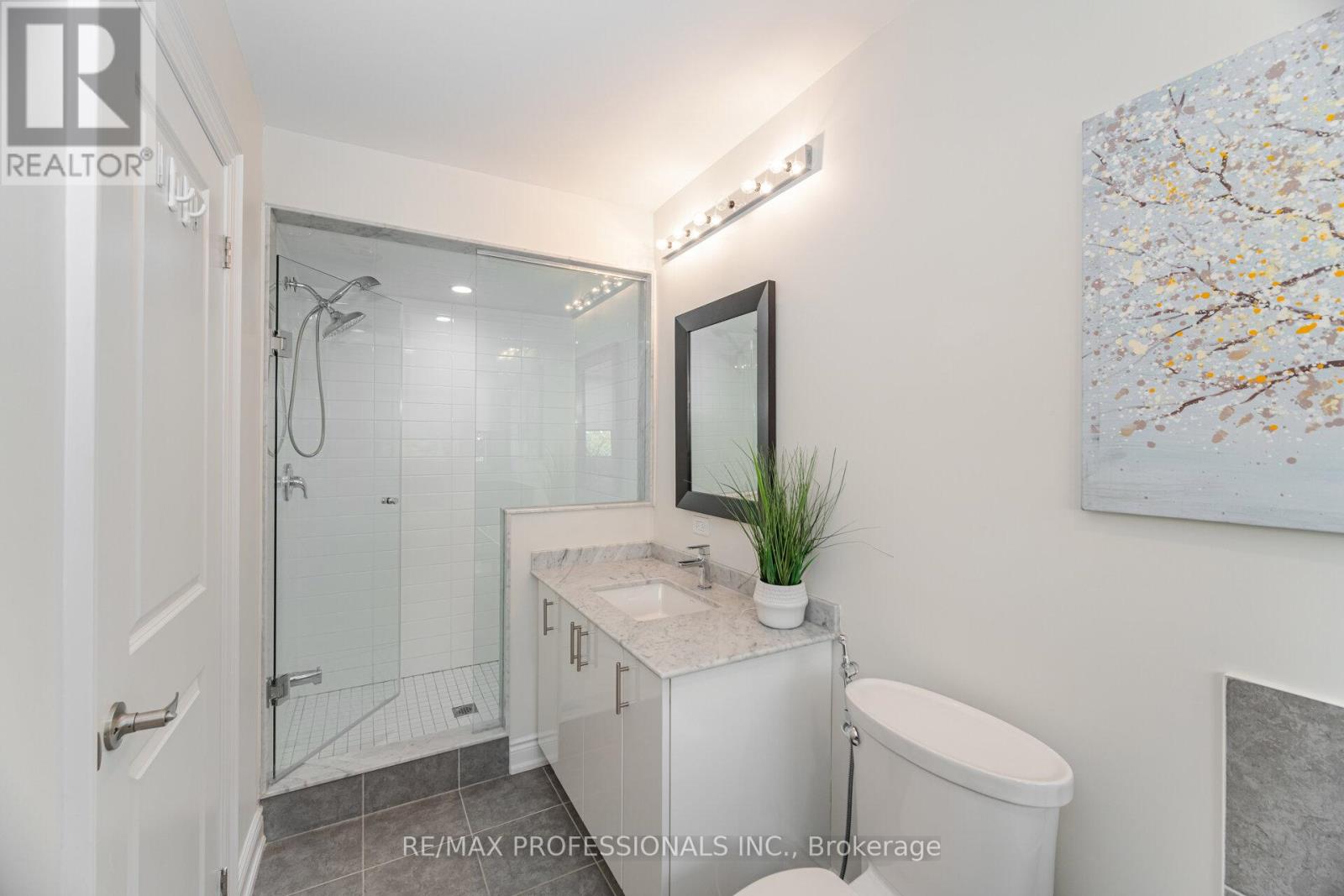 22 Pony Farm Drive, Toronto, Ontario  M9R 0B3 - Photo 20 - W12522728