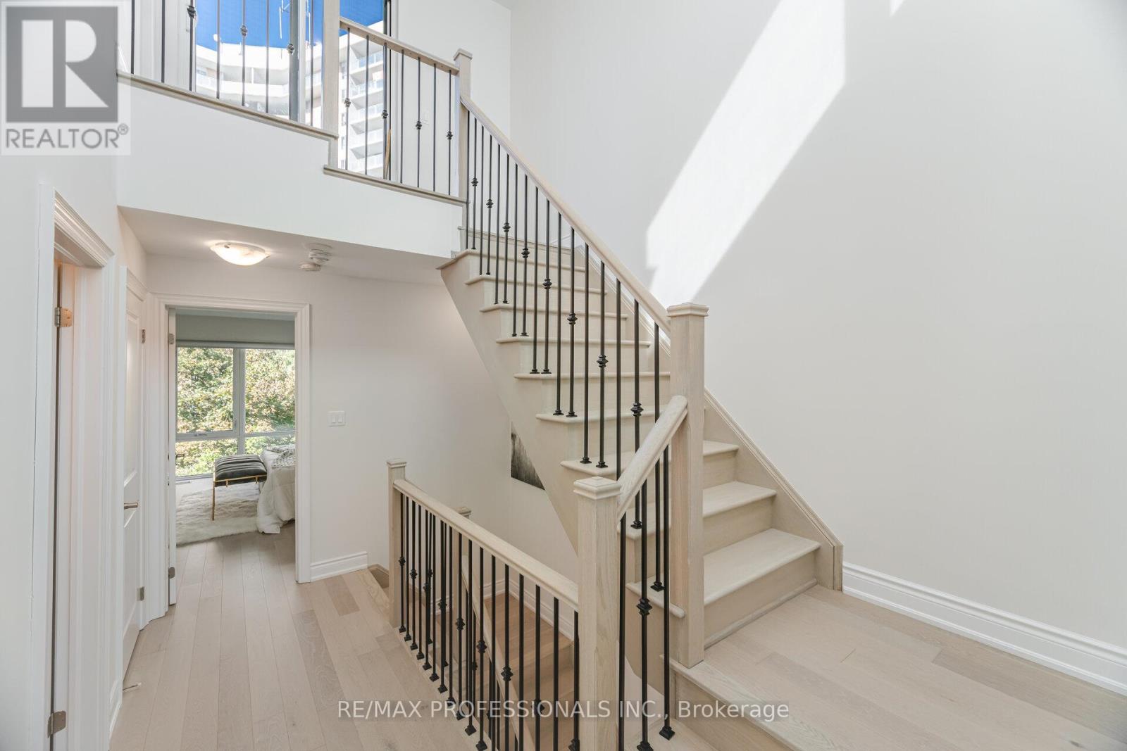 22 Pony Farm Drive, Toronto, Ontario  M9R 0B3 - Photo 28 - W12522728