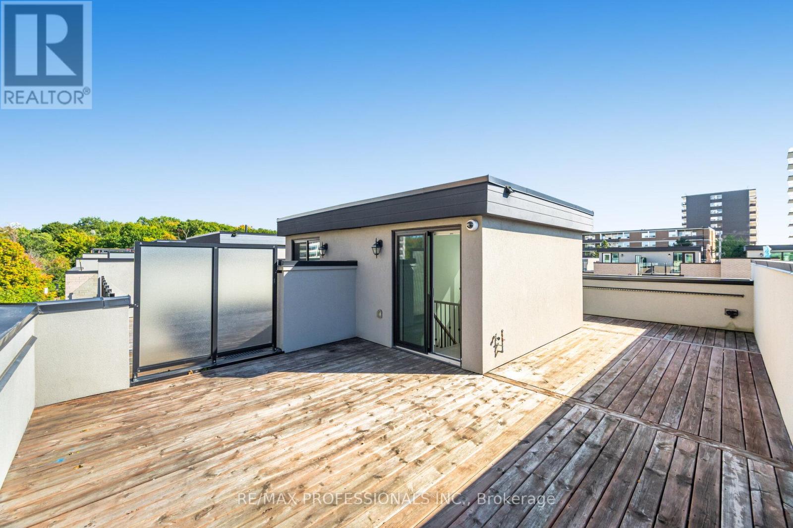 22 Pony Farm Drive, Toronto, Ontario  M9R 0B3 - Photo 30 - W12522728