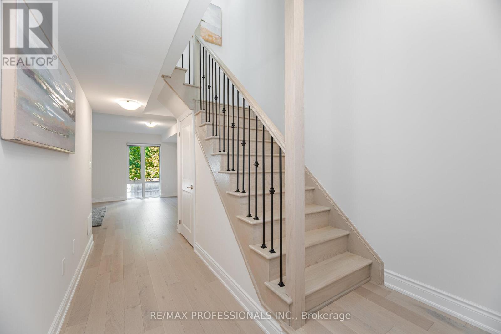 22 Pony Farm Drive, Toronto, Ontario  M9R 0B3 - Photo 31 - W12522728