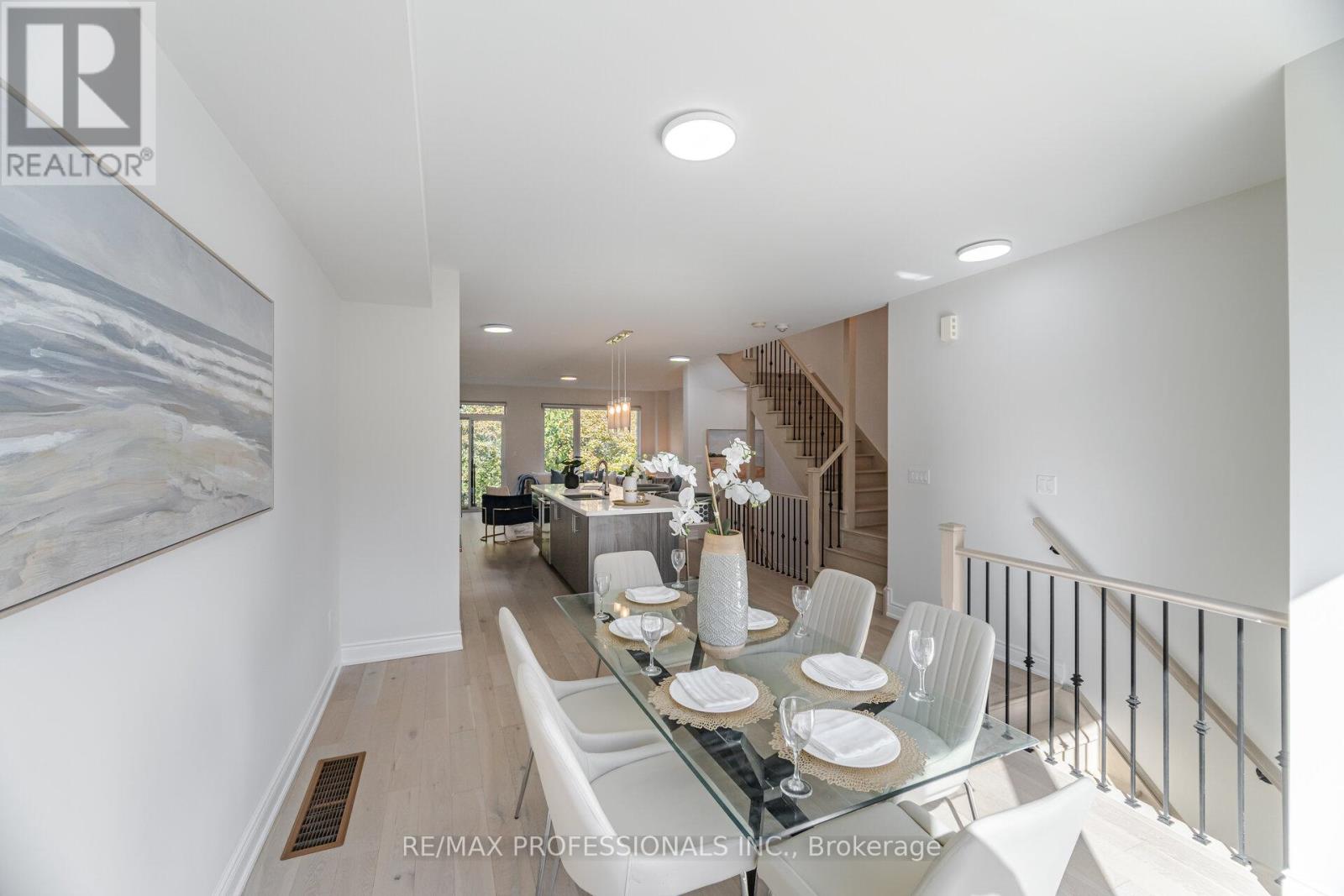 22 Pony Farm Drive, Toronto, Ontario  M9R 0B3 - Photo 7 - W12522728