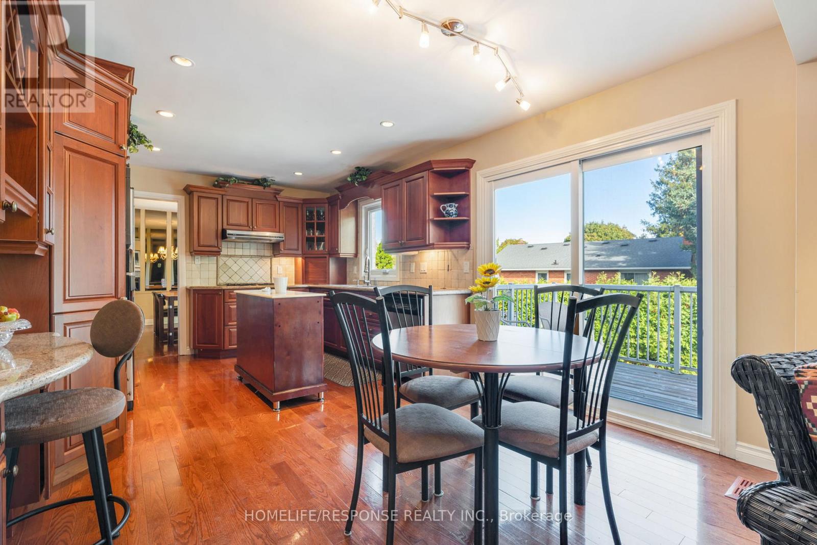 2543 King Forrest Drive, Mississauga, Ontario  L5K 2E5 - Photo 13 - W12522750