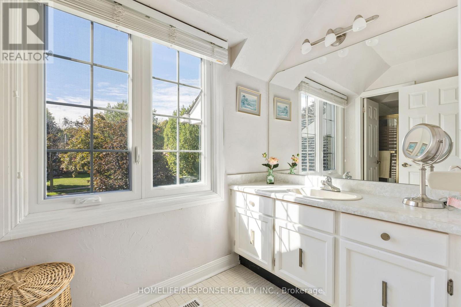 2543 King Forrest Drive, Mississauga, Ontario  L5K 2E5 - Photo 28 - W12522750