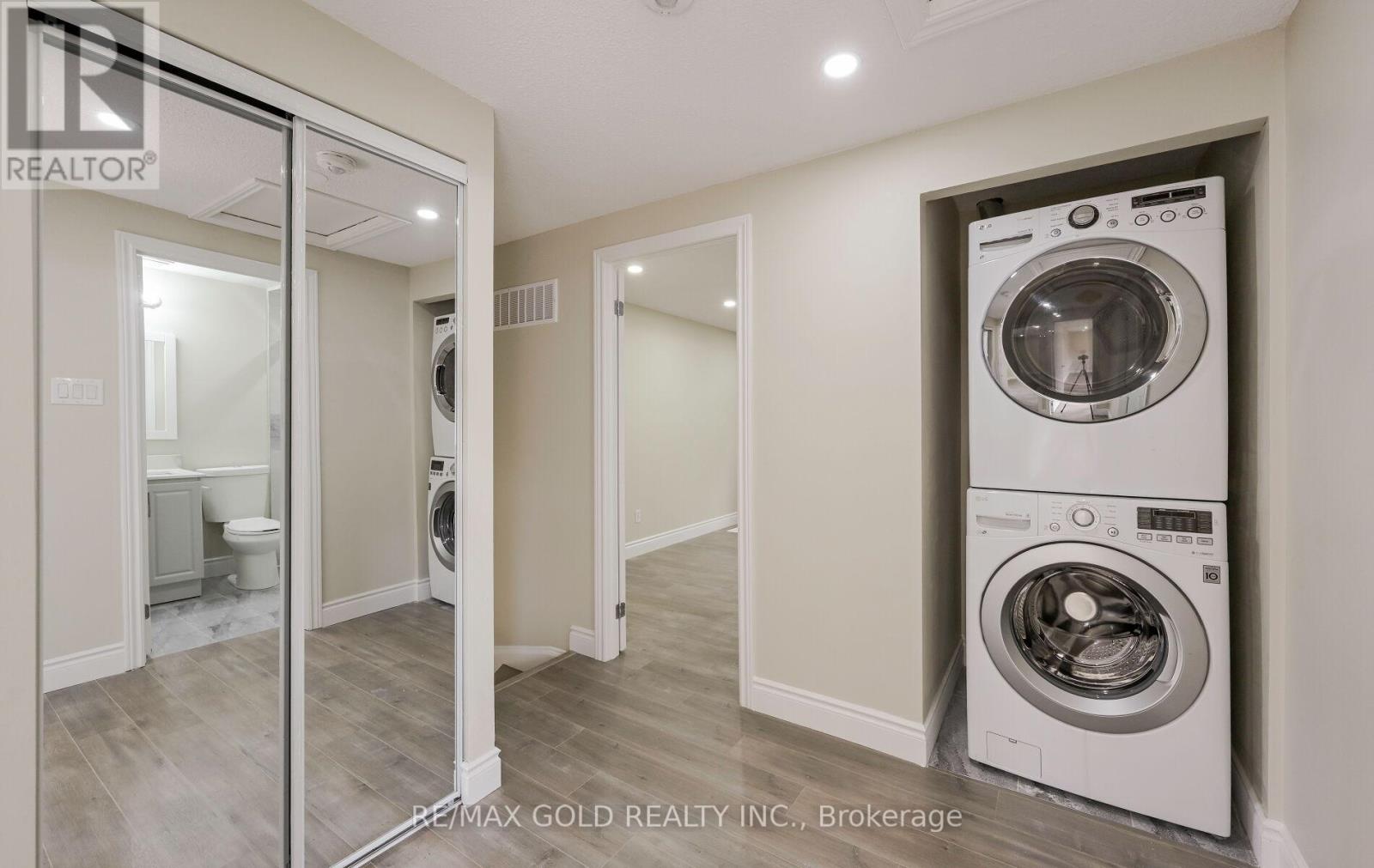 11 Huronia Court, Brampton, Ontario  L6S 2C7 - Photo 12 - W12522752