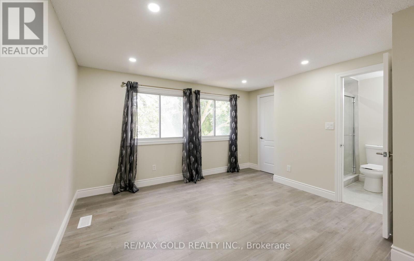 11 Huronia Court, Brampton, Ontario  L6S 2C7 - Photo 13 - W12522752