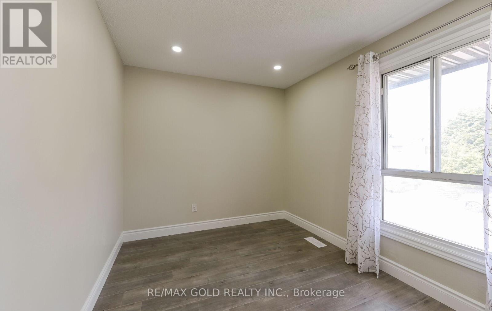 11 Huronia Court, Brampton, Ontario  L6S 2C7 - Photo 17 - W12522752