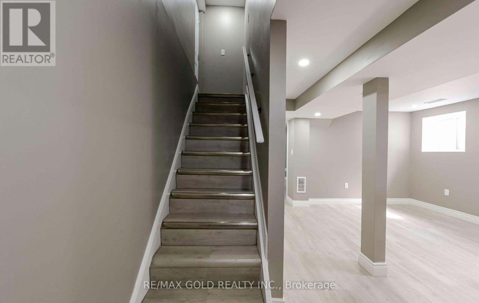 11 Huronia Court, Brampton, Ontario  L6S 2C7 - Photo 19 - W12522752