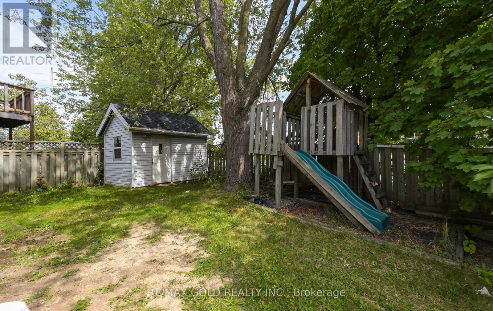 11 Huronia Court, Brampton, Ontario  L6S 2C7 - Photo 34 - W12522752