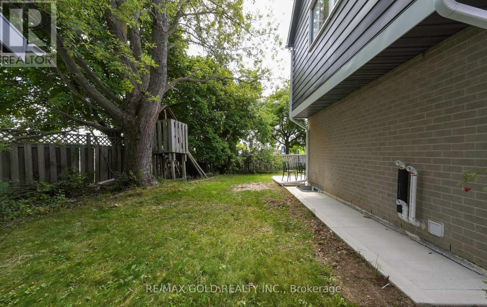 11 Huronia Court, Brampton, Ontario  L6S 2C7 - Photo 36 - W12522752