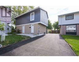 11 HURONIA COURT, Brampton, Ontario