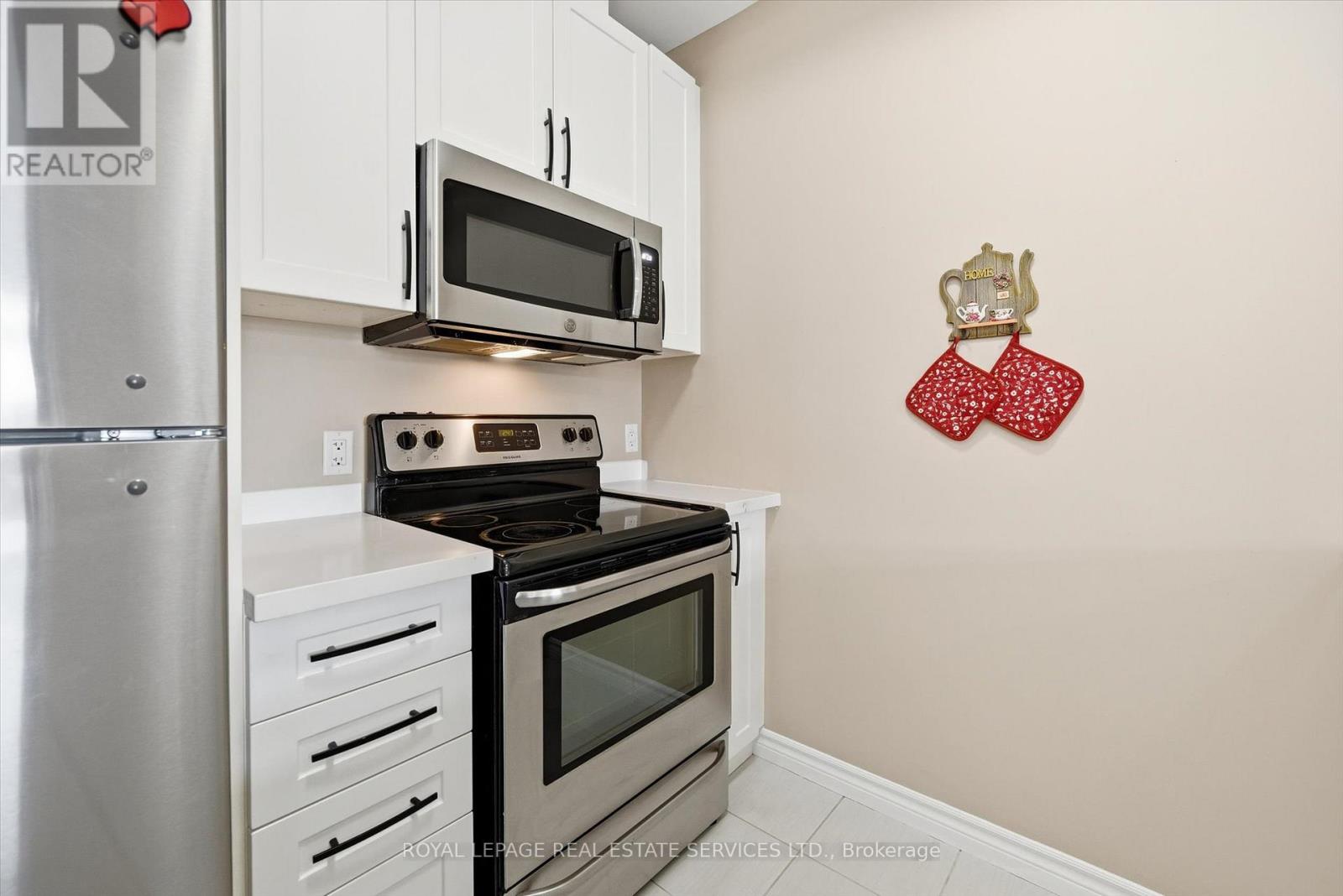 402 - 5020 Corporate Drive, Burlington, Ontario  L7L 0H7 - Photo 9 - W12522772