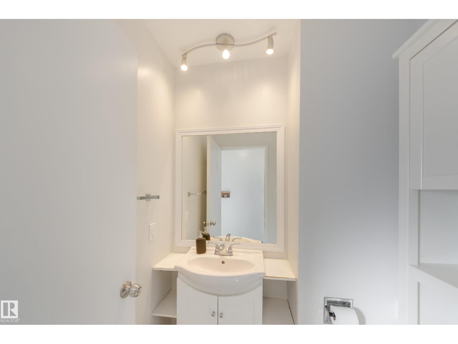 161 Royal Rd Nw, Edmonton, Alberta  T5J 2E7 - Photo 19 - E4465112