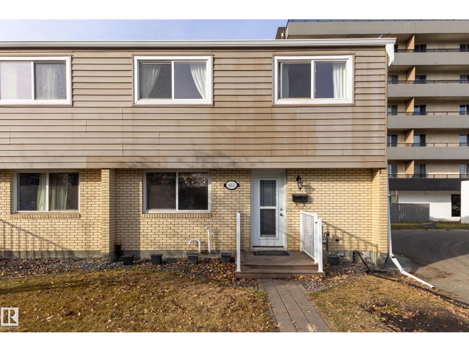 161 Royal Rd Nw, Edmonton, Alberta  T5J 2E7 - Photo 3 - E4465112