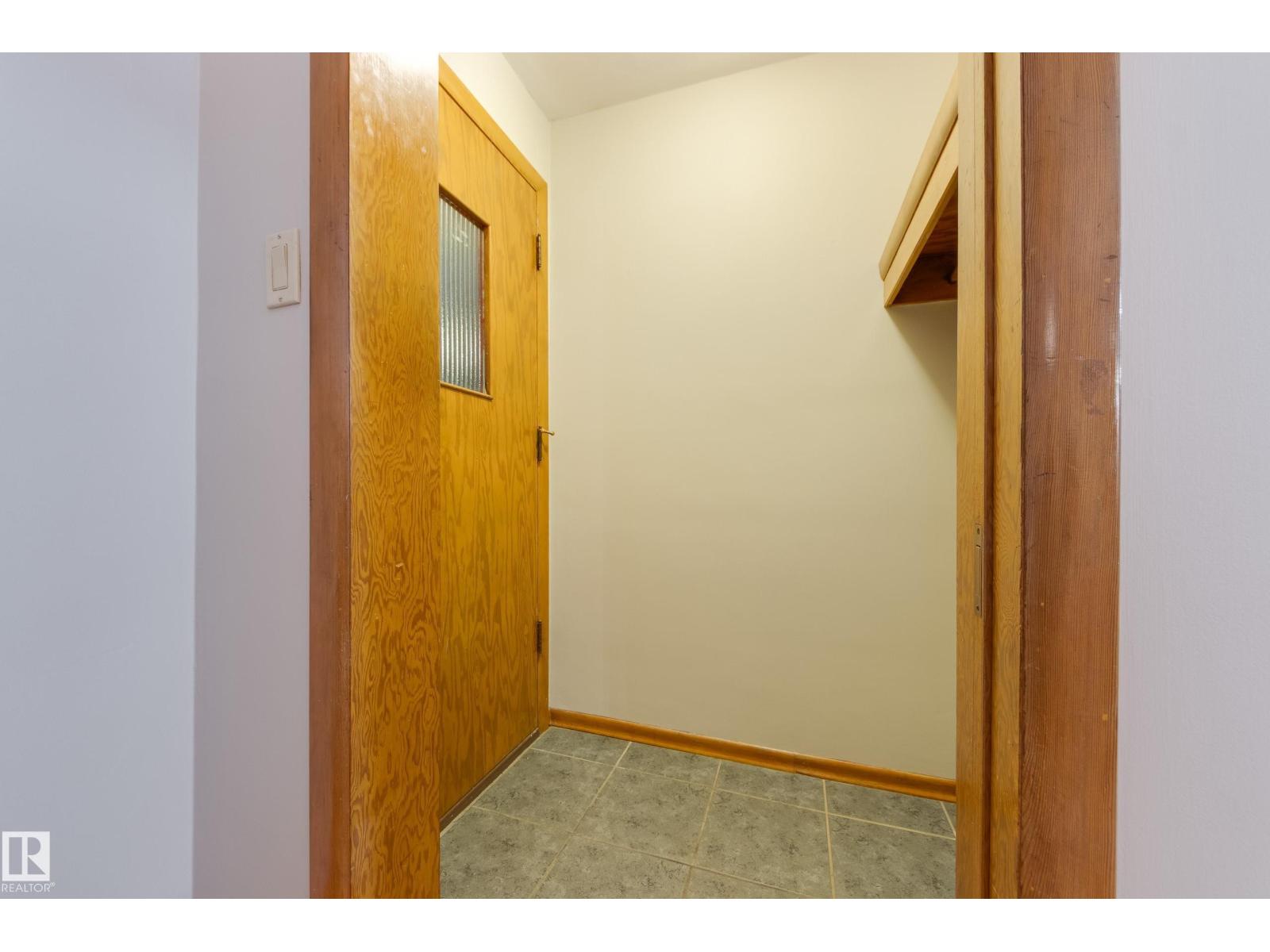 7315 83 St Nw, Edmonton, Alberta  T6C 2Y5 - Photo 4 - E4465114