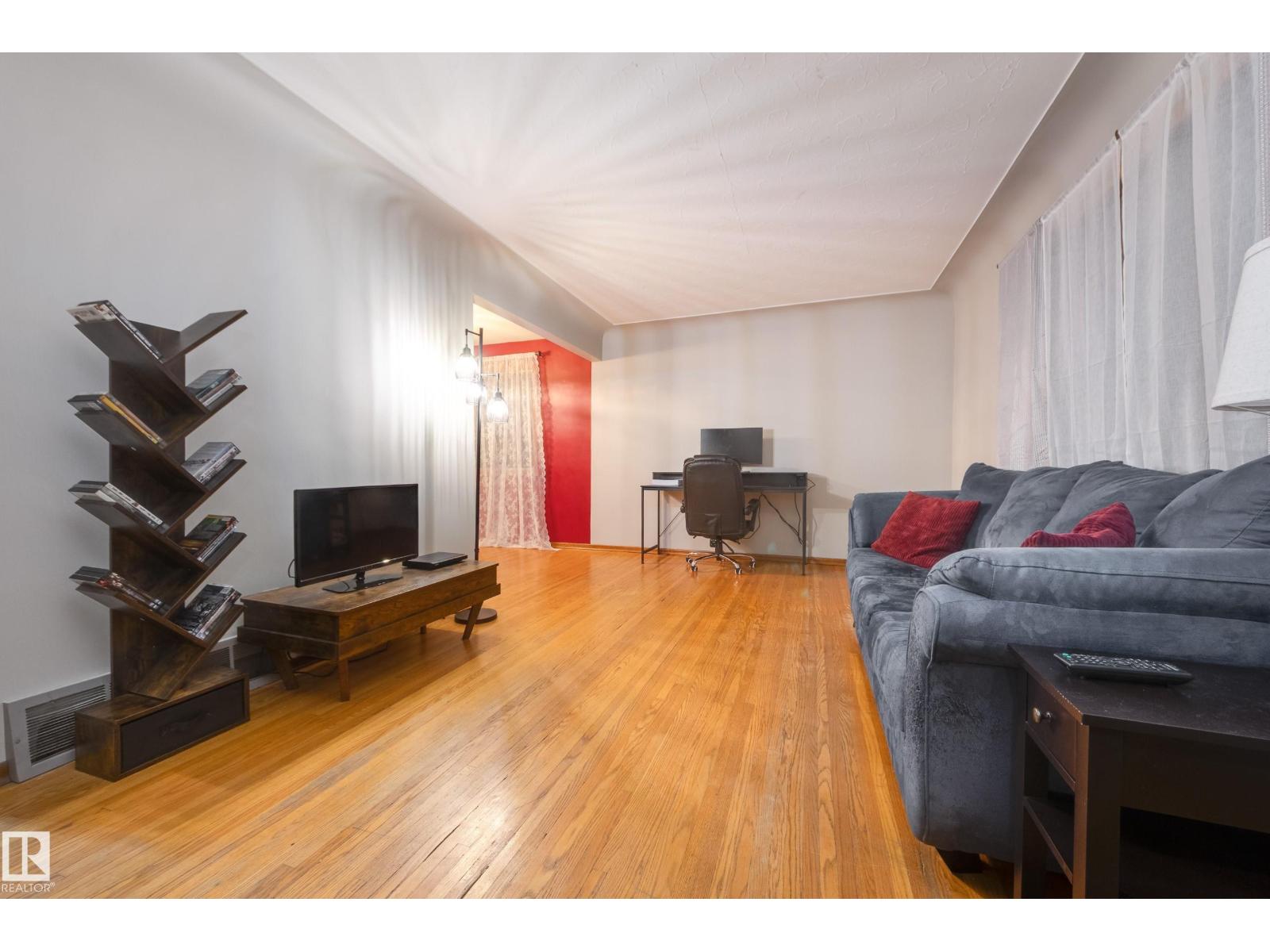 7315 83 St Nw, Edmonton, Alberta  T6C 2Y5 - Photo 5 - E4465114